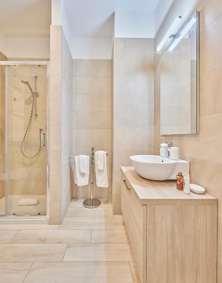 Monviso Modern - Exclusive Apartment Milano Exterior foto