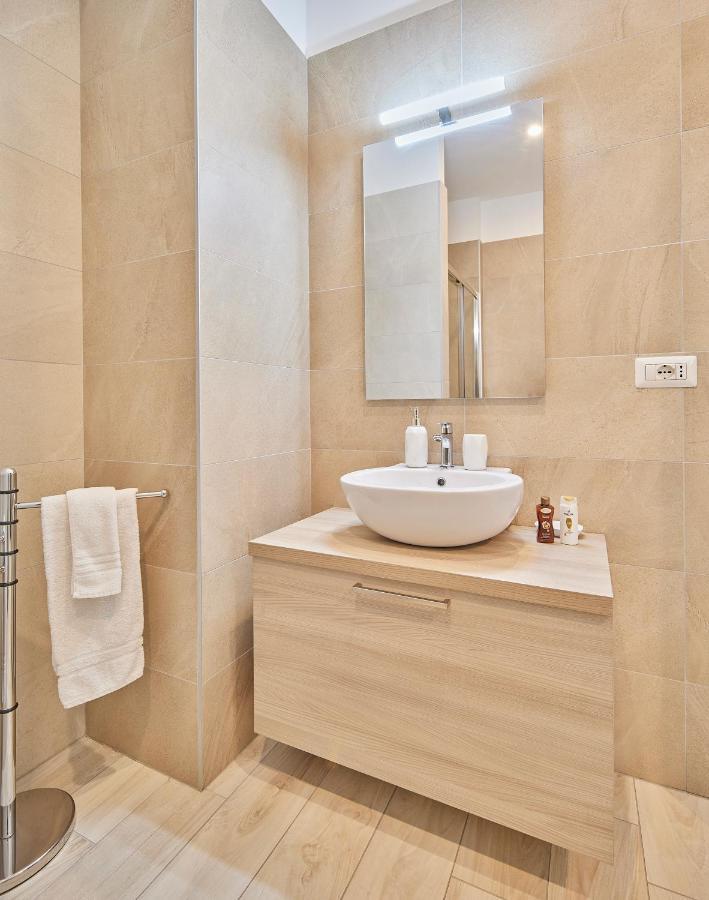 Monviso Modern - Exclusive Apartment Milano Exterior foto