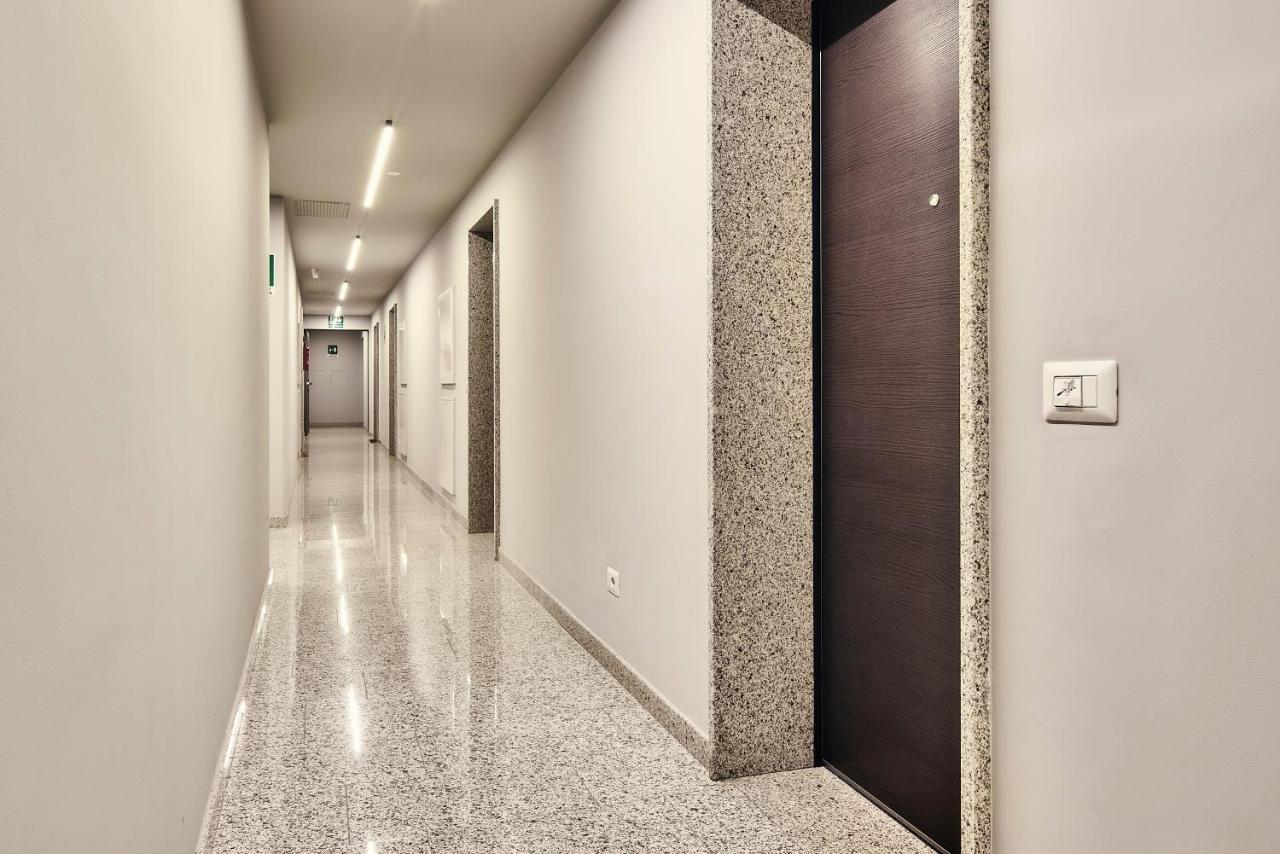 Monviso Modern - Exclusive Apartment Milano Exterior foto